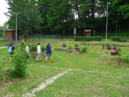 3. deň, 2. zastávka: obec Ulič- miniskanzen